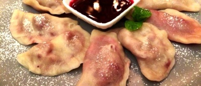 Постные вареники с вишней