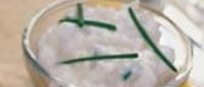 Соус к отварному картофелю со сметаной и чесноком