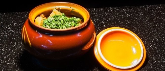 Свинина в горшочке