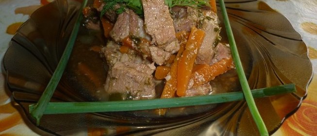 Тушеная свинина