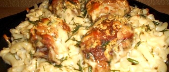 Запеканка из макарон с куриными окорочками