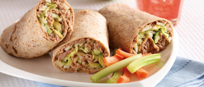 Ролл с тунцом и авокадо