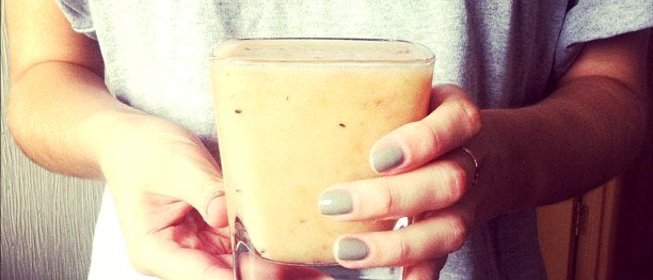 Витаминный коктейль из грейпфрута, киви и банана