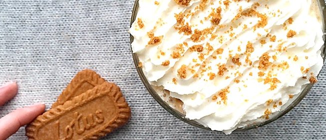 Кофе латте с пряничной пастой Biscoff