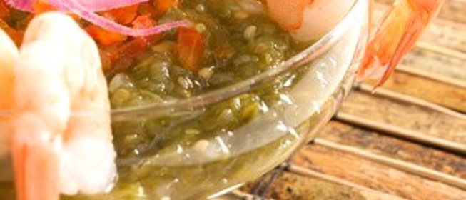 Зеленая сальса из томатилло и авокадо