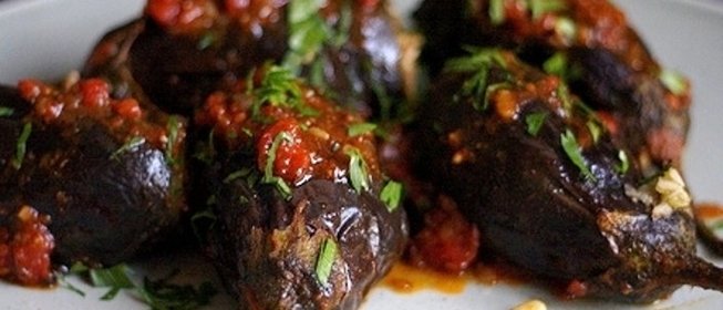 Баклажаны, фаршированные мясом и рисом