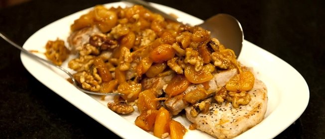 Свинина с абрикосами
