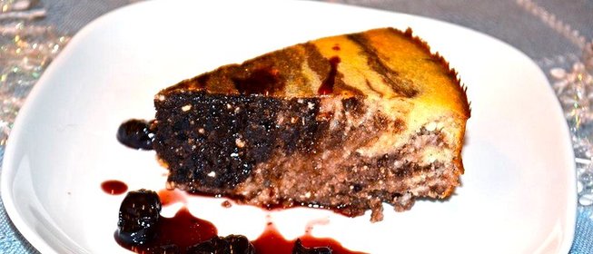 Запеканка творожно-шоколадная с вишней