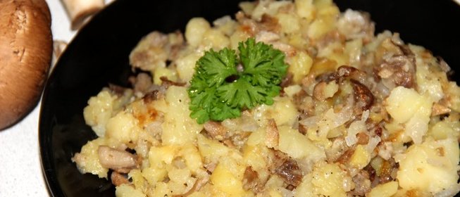 Жареный картофель с грибами