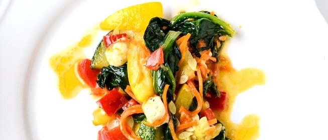 Овощное рагу со шпинатом