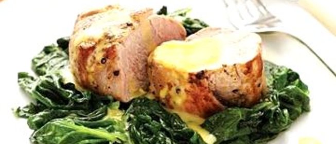 Свинина с апельсиново-чесночной приправой и шпинатом