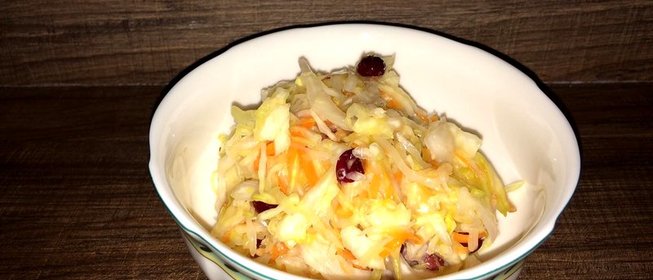 Сладкая квашеная капуста с клюквой