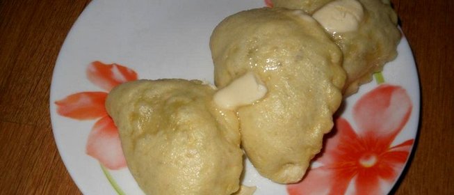 Творожные вареники с вишней