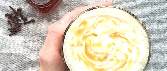 Кофе латте с гвоздикой и гречишным медом