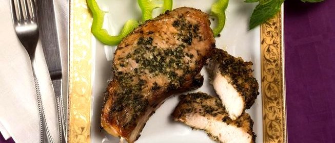 Свинина на ребре запечённая в травах