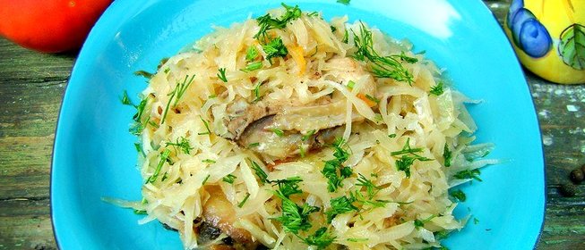 Рагу из квашеной и свежей капусты