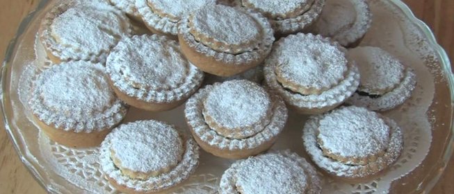 Рождественские корзиночки с джемом