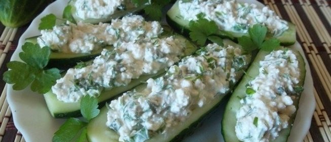 Огуречные лодочки с творогом и зеленью
