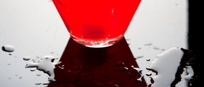 Розовый коктейль с малиновым сиропом