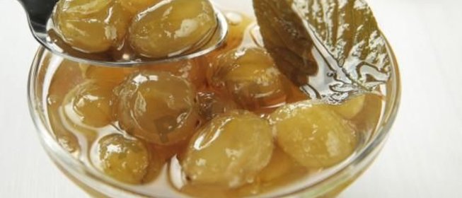 Царское варенье из крыжовника с вишневыми листьями