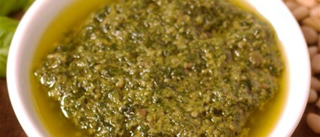 Соус песто с мускатным орехом