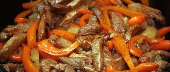 Свинина в соусе на сковороде