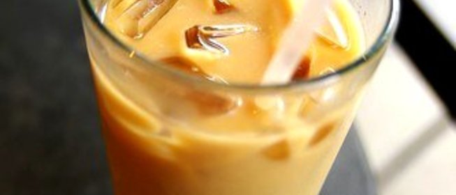 Кофейно-сливочный коктейль с самбукой