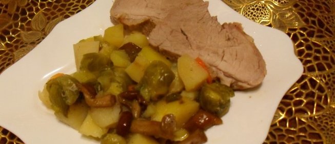 Свинина в шампанском,запеченная с опятами и овощами