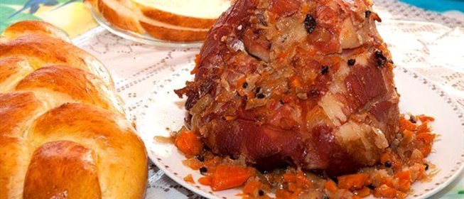 Ветчина в бальзамической глазури с жареным коктейльным луком