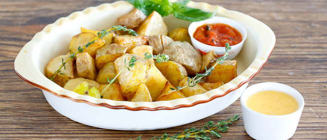 Пататас бравас, жареный картофель с соусом