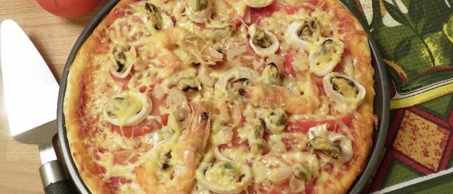 Пицца с морепродуктами в духовке