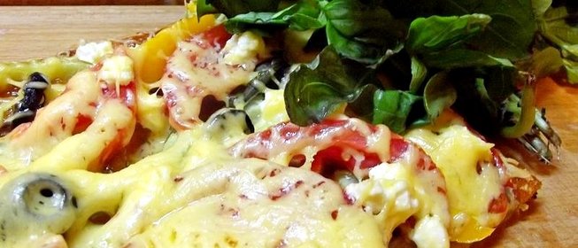Пицца с овощами и сыром