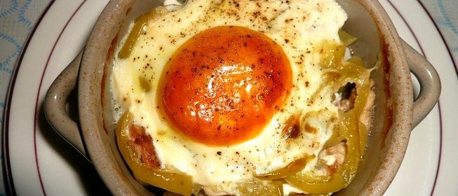 Свинина с болгарским перцем в горшочках