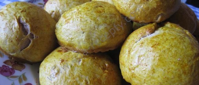 Пицца с жаренными яйцами на завтрак