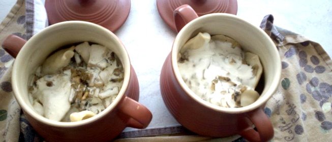 Запеченные в горшочках вареники