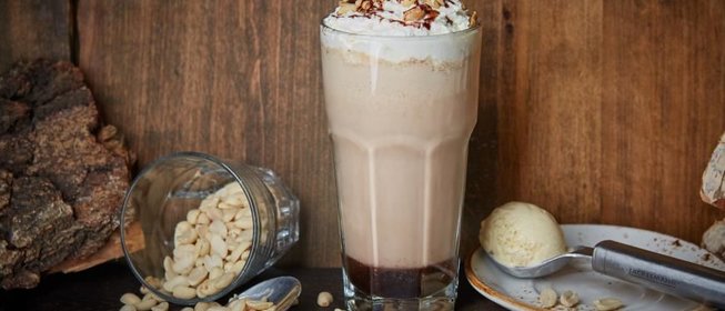 Арахисовый молочный коктейль