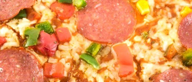 Пицца сборная c сельдью, копченой колбаской и грибами