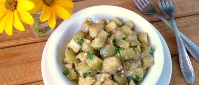 Жареные баклажаны с чесноком и зеленью