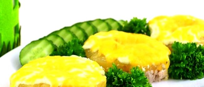 Свинина с ананасами и сыром