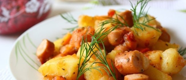 Тушеная картошка с сосиской