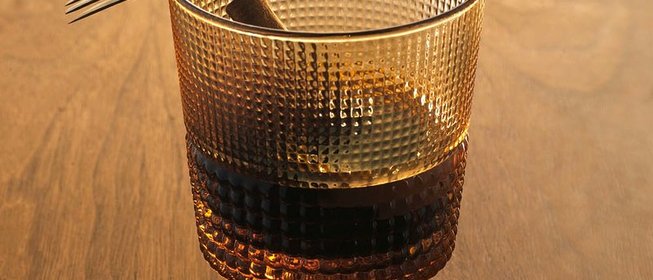 Коктейль «Блю-блейзер» (Blue Blazer)