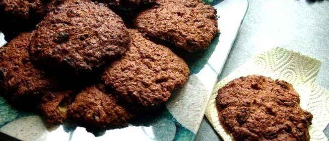 Шоколадное овсяное печенье без сахара с бананом