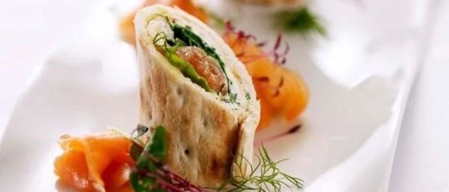 Копченая норвежская семга в лепешке