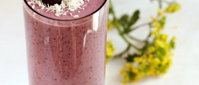 Кокосовый коктейль с ягодами