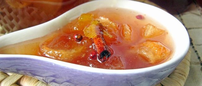 Варенье из инжирного персика с лимоном и розовым перцем