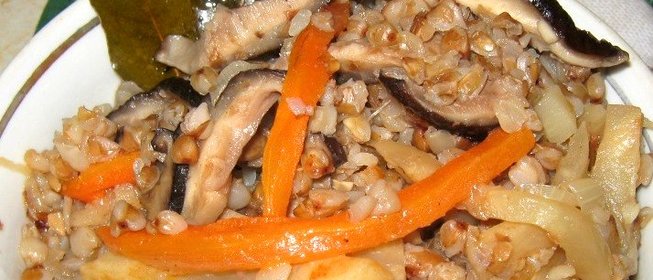 Плов из гречки с грибами