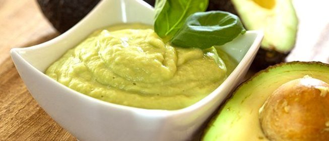 Соус из авокадо и жареных зеленых чили