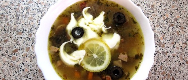 Солянка с маслинами