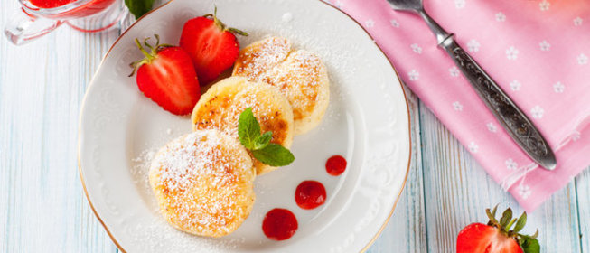 Творожные сырники с ягодами