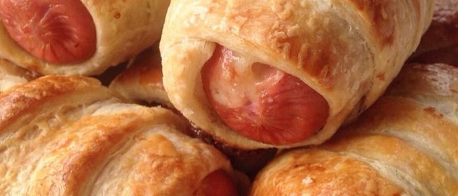 Сосиски с сыром в тесте